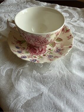 Vintage Johnson Brothers Rose Chintz teacup and saucer set plain interior